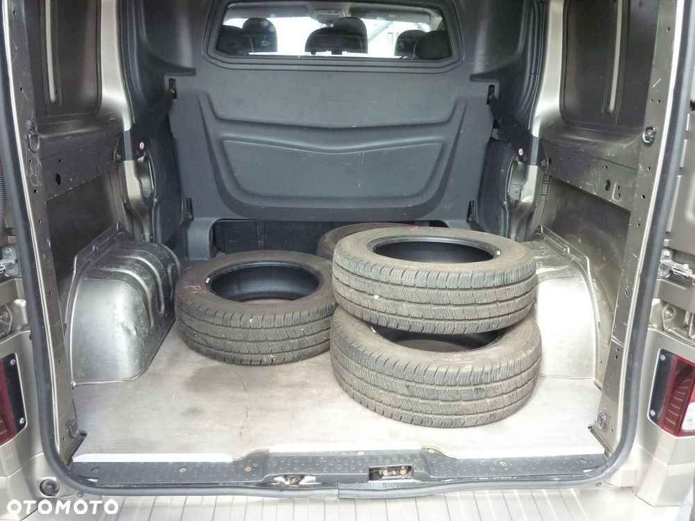 Opel Vivaro - 28