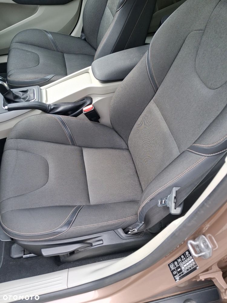 Volvo V40 T4 Momentum - 15