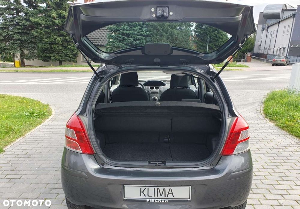 Toyota Yaris - 12