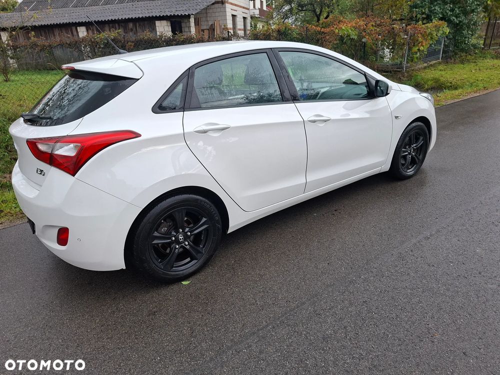 Hyundai i30 1.4 Intro Edition - 4