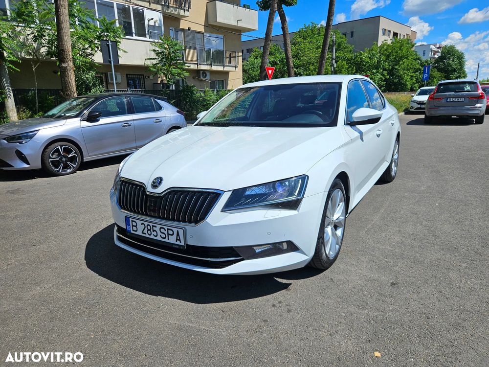 Skoda Superb 2.0 TDI DSG Ambition - 1