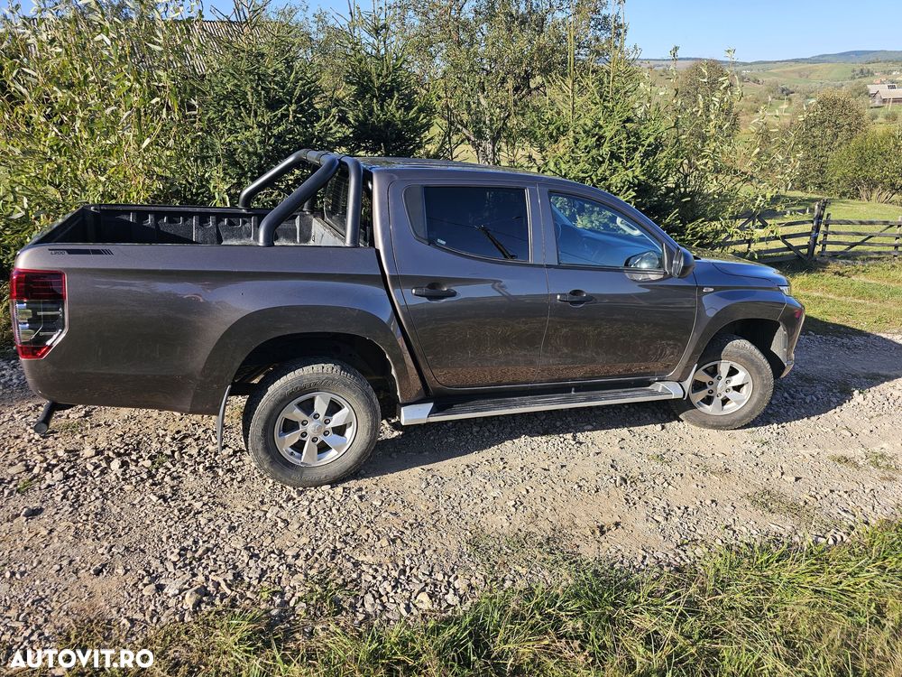 Mitsubishi L200 Double Cab M/T Invite - 8