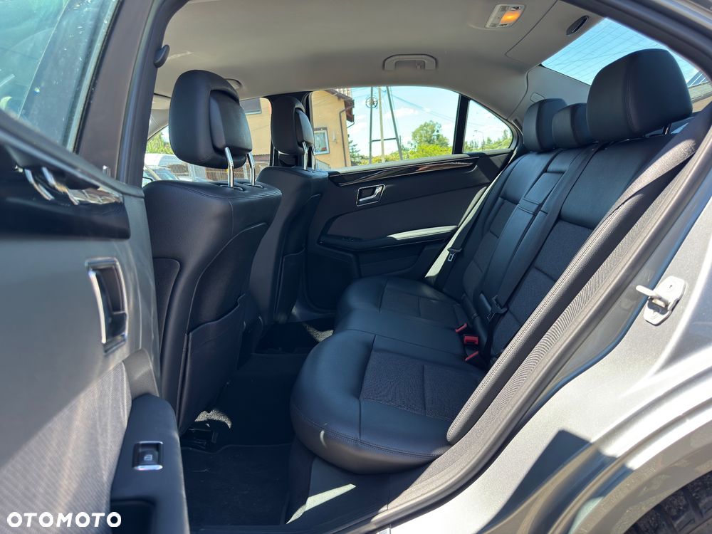 Mercedes-Benz Klasa E 250 CGI BlueEFFICIENCY Avantgarde - 22