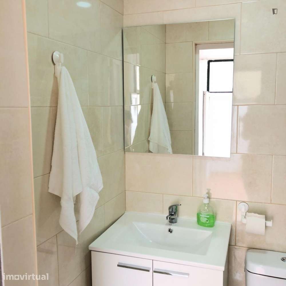 Quarto - localizado em Santa Apolónia Lisbon - Grande imagem: 4/12
