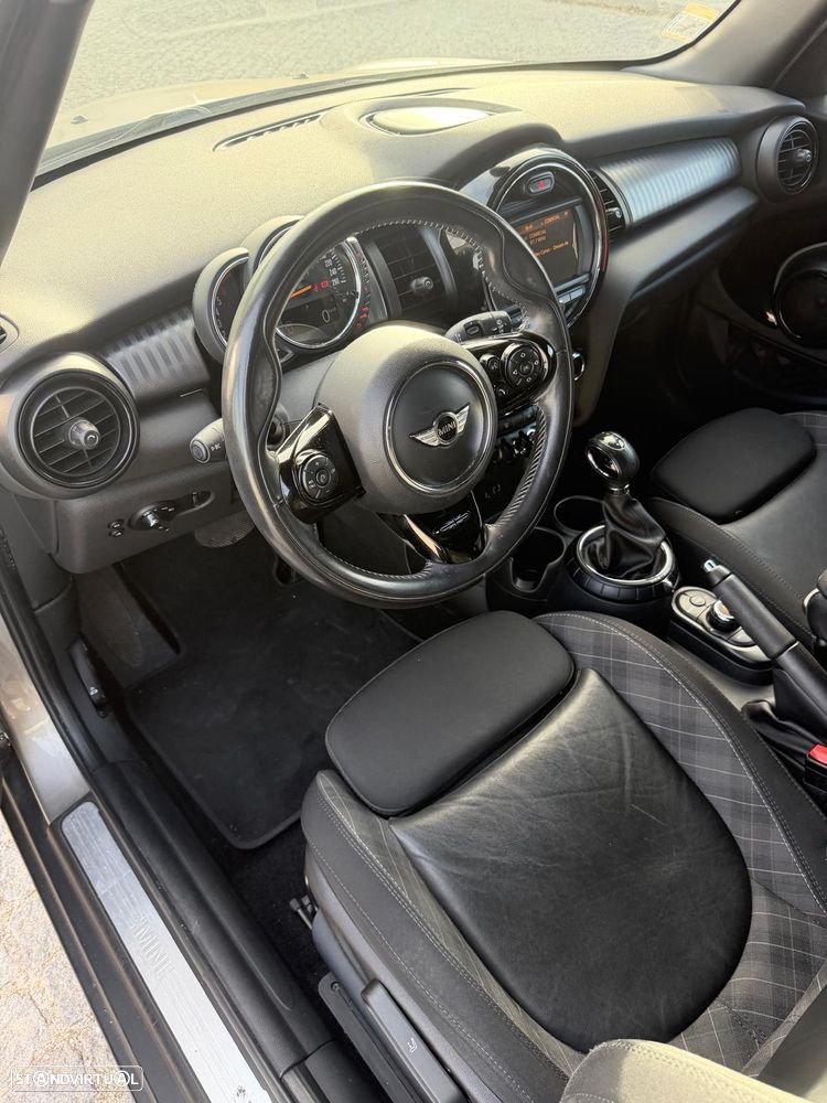 MINI 5 Portas Cooper D Auto - 10