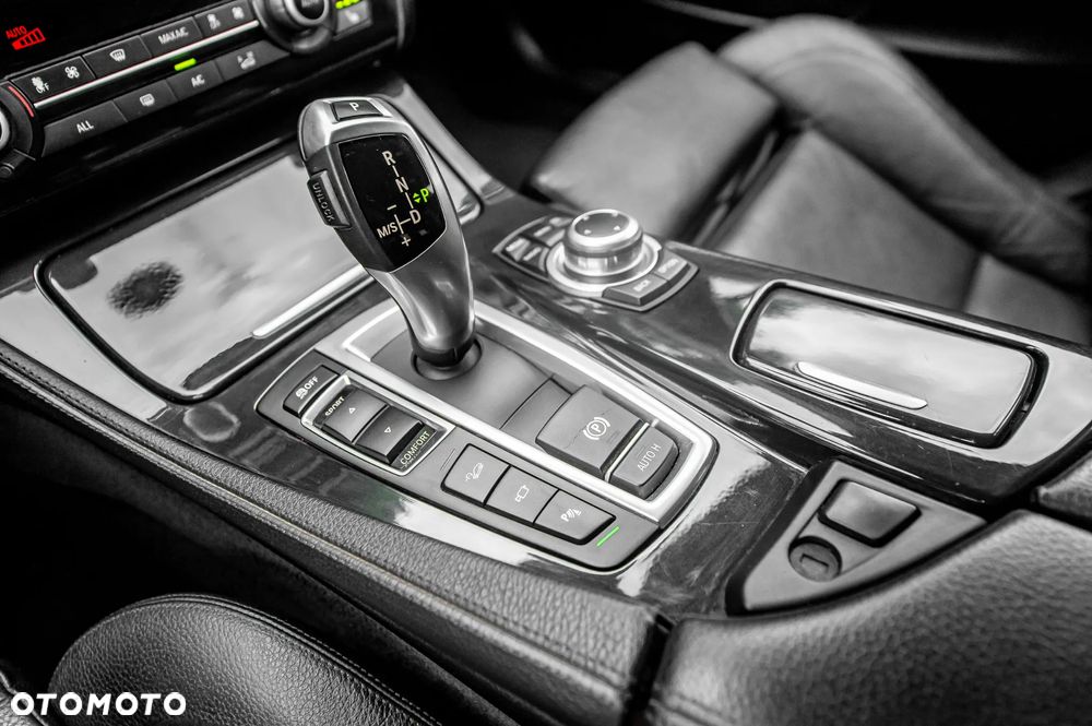 BMW Seria 5 530d xDrive - 39