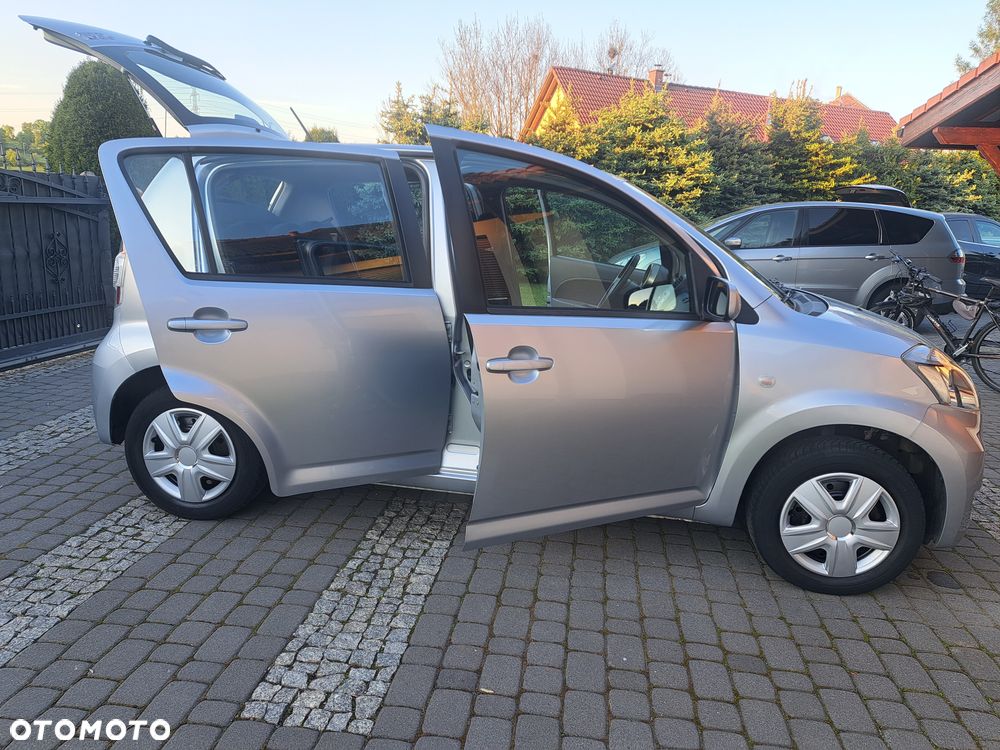 Daihatsu Sirion 1.0 - 28