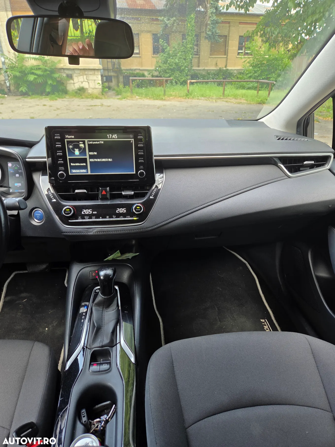 Toyota Corolla Sedan 1.8 HSD Business - 19