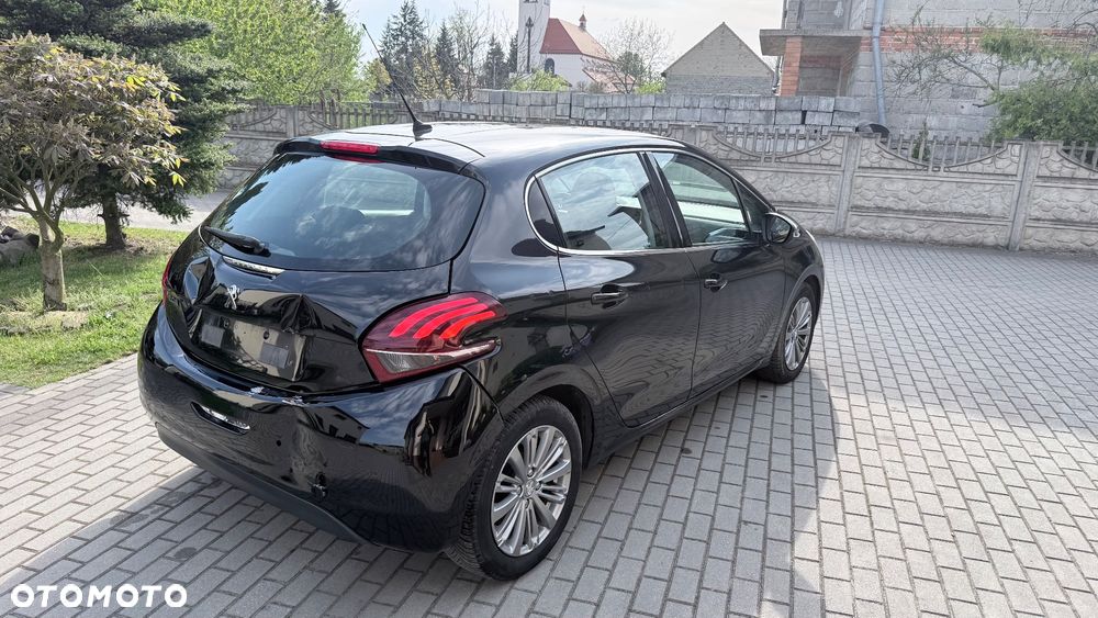 Peugeot 208 82 VTI Allure - 5