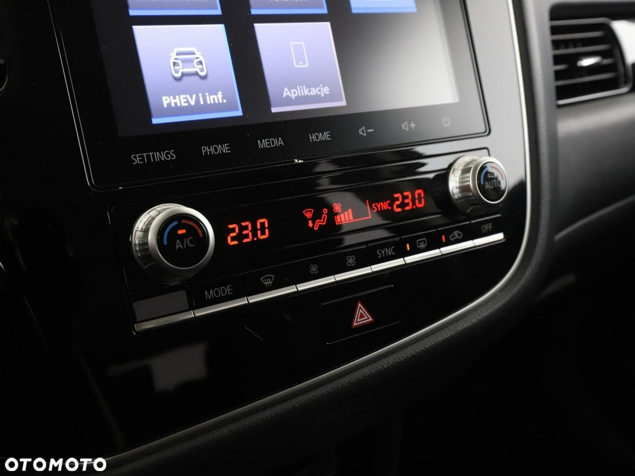 Mitsubishi Outlander 2.4 4WD Plug-In Hybrid Spirit - 27