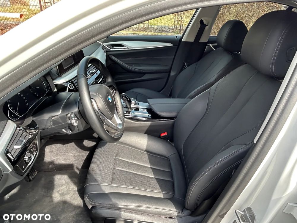 BMW Seria 5 518d - 16