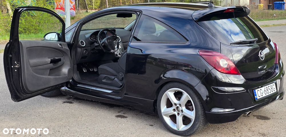 Opel Corsa 1.6T GSI - 17