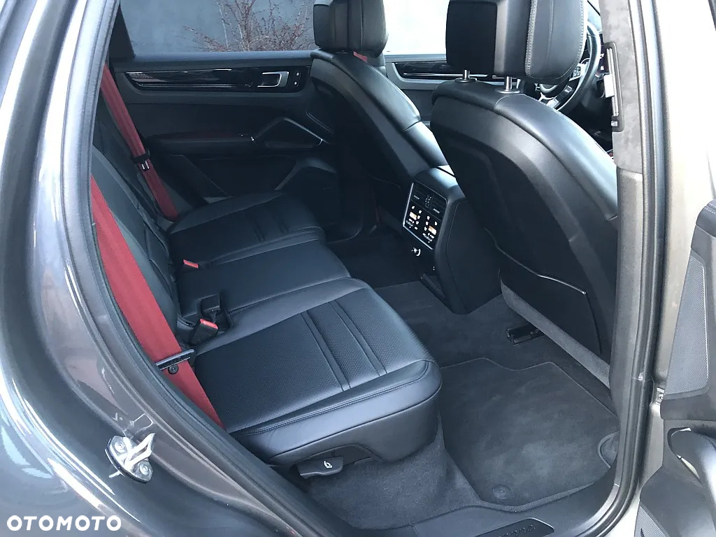 Porsche Cayenne GTS Tiptronic S - 38