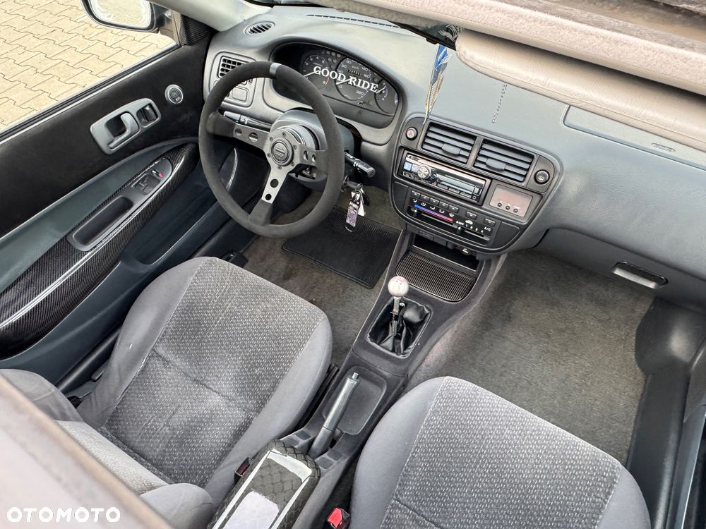 Honda Civic 1.6i LS - 25