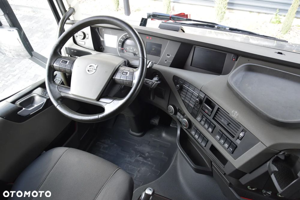Volvo FH500 / NISKA KABINA / HYDRAULIKA / EURO 6 / ACC / LEDY / ALUFELGI / SERWISOWANY / SPROWADZONY - 25