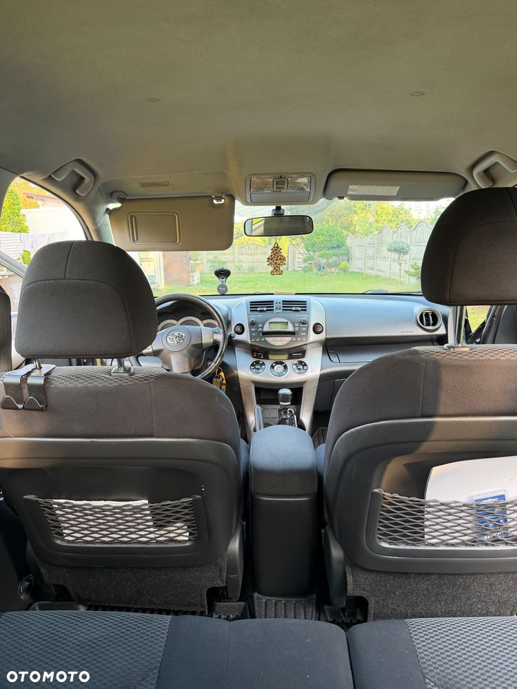 Toyota RAV4 - 11