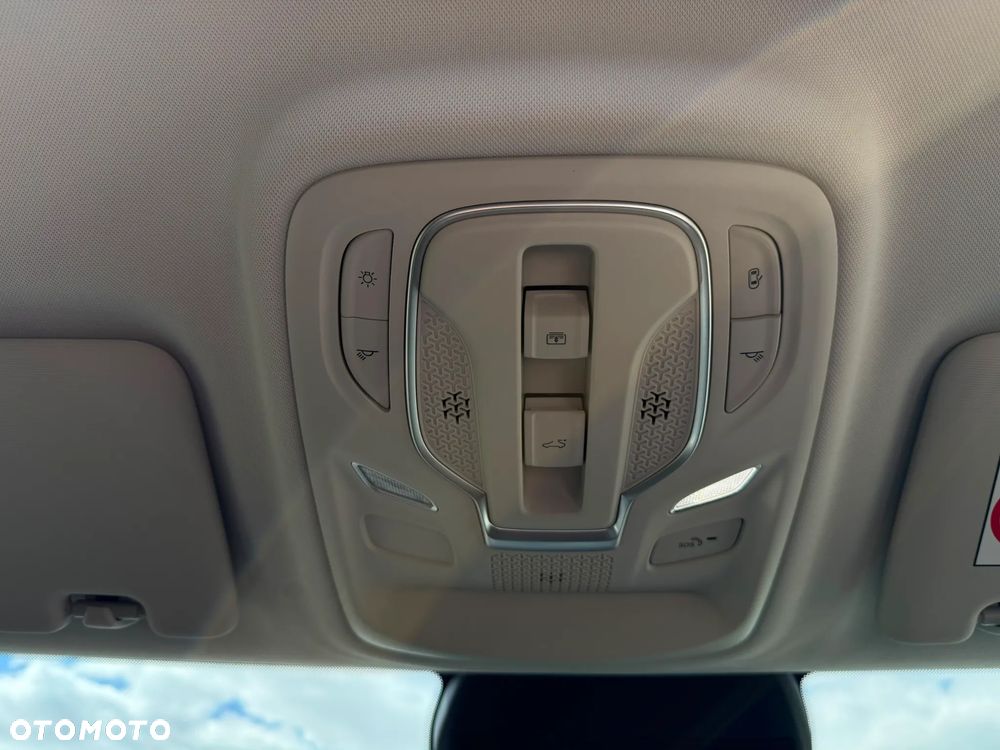 MG ZS Hybrid+ - 27
