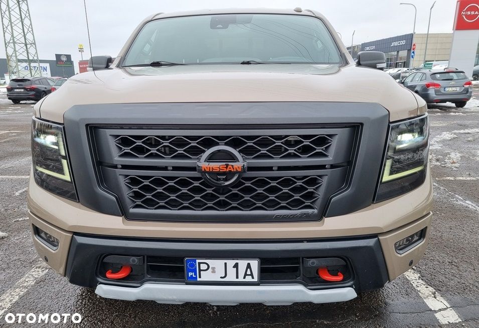 Nissan Titan - 14