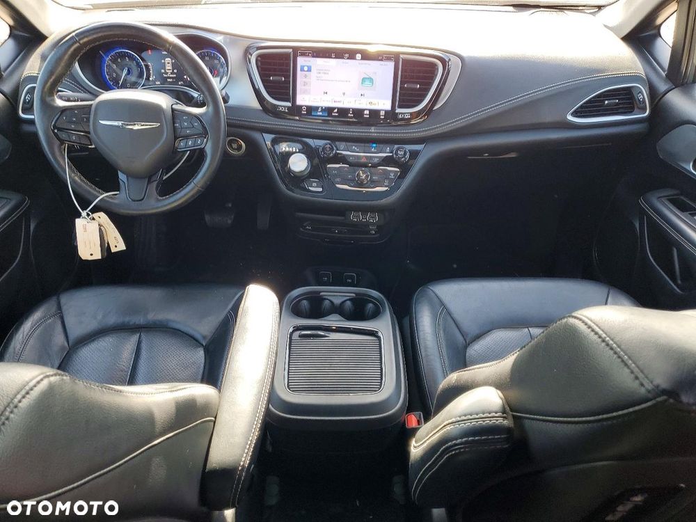 Chrysler Pacifica - 8