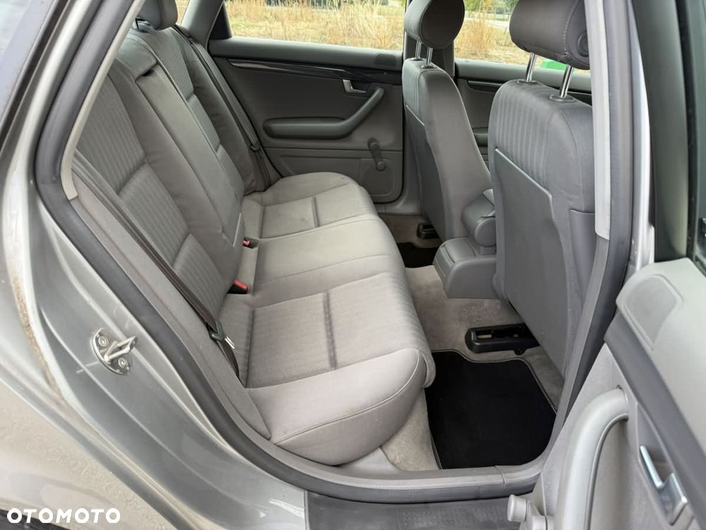 Audi A4 Limousine - 22