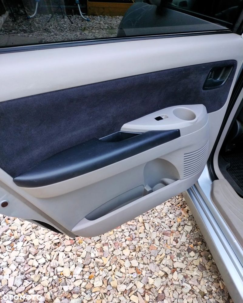 Mitsubishi Grandis - 30