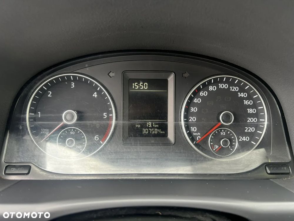 Volkswagen Touran - 17