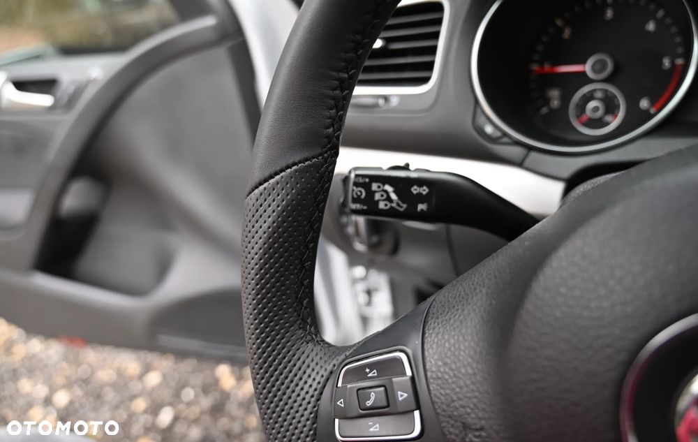 Volkswagen Golf - 25