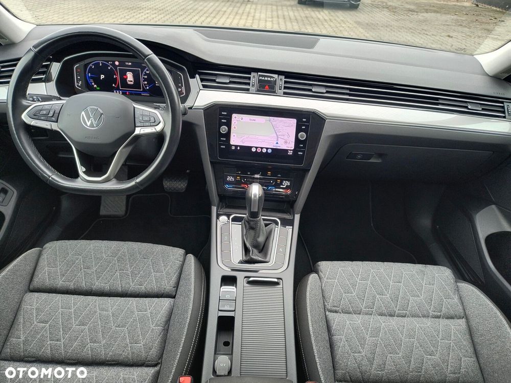 Volkswagen Passat - 13