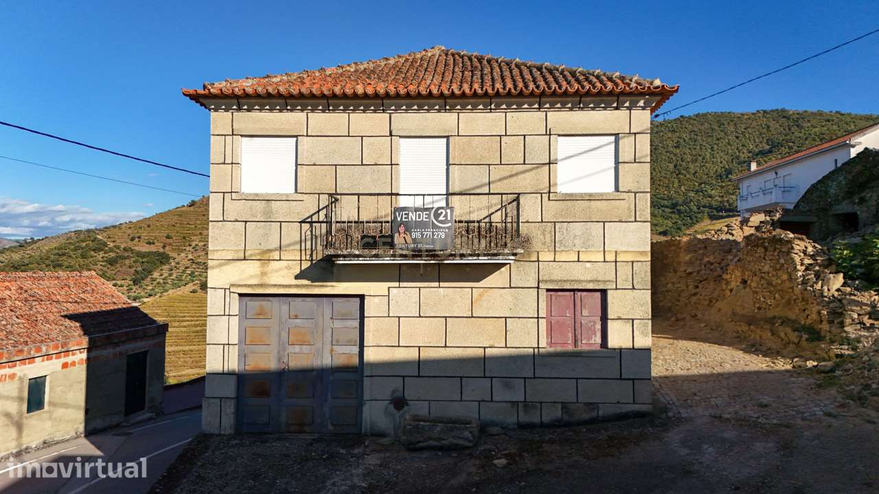 Moradia em pedra com vista para o rio Douro em Vale da Figueira - São - Grande imagem: 2/16
