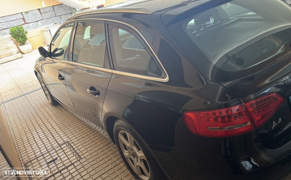 Audi A4 2010 photo 3