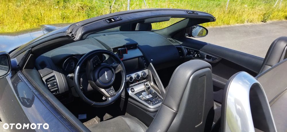 Jaguar F-Type - 4