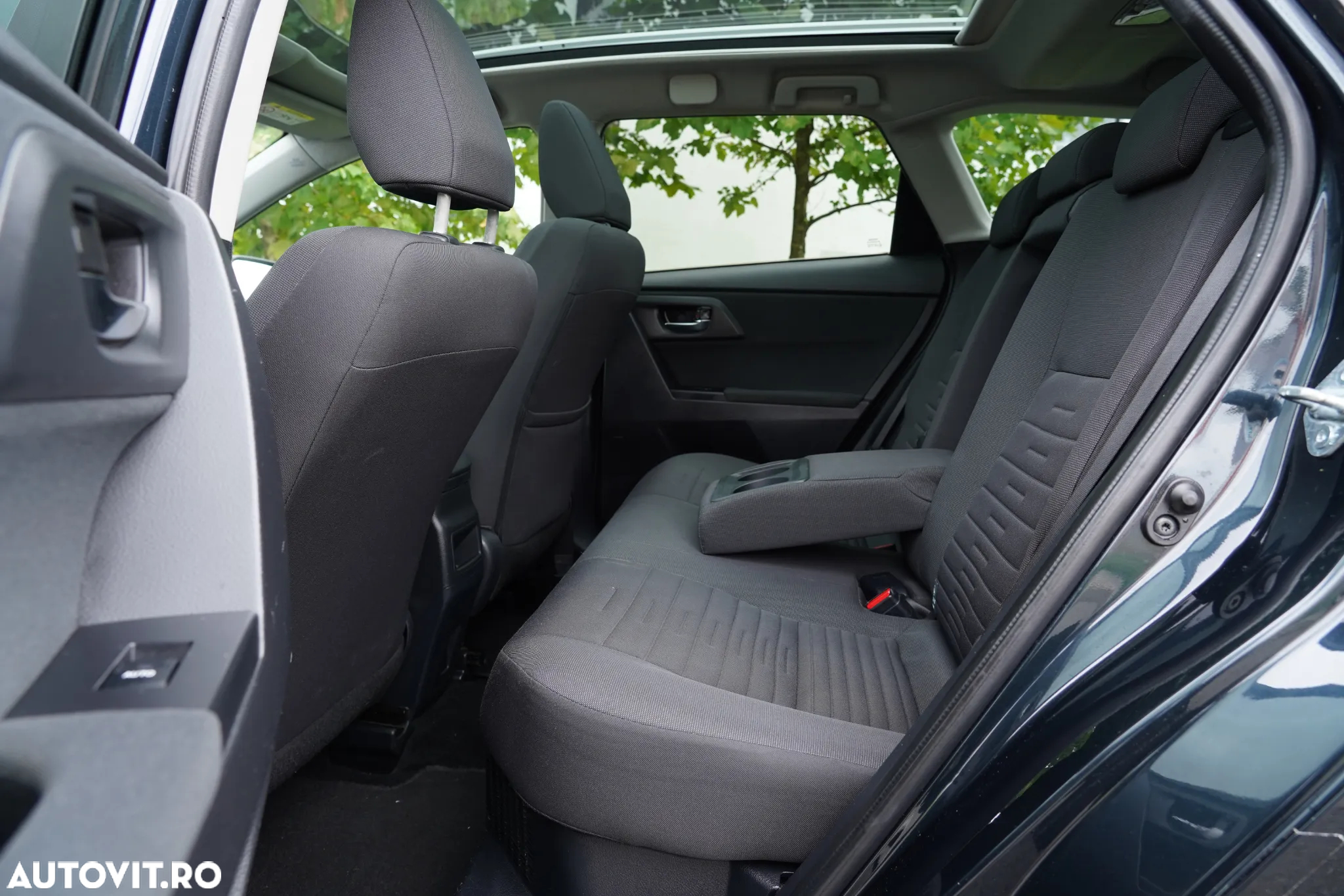 Toyota Auris 1.8 L VVT-i Hybrid Sol + - 17