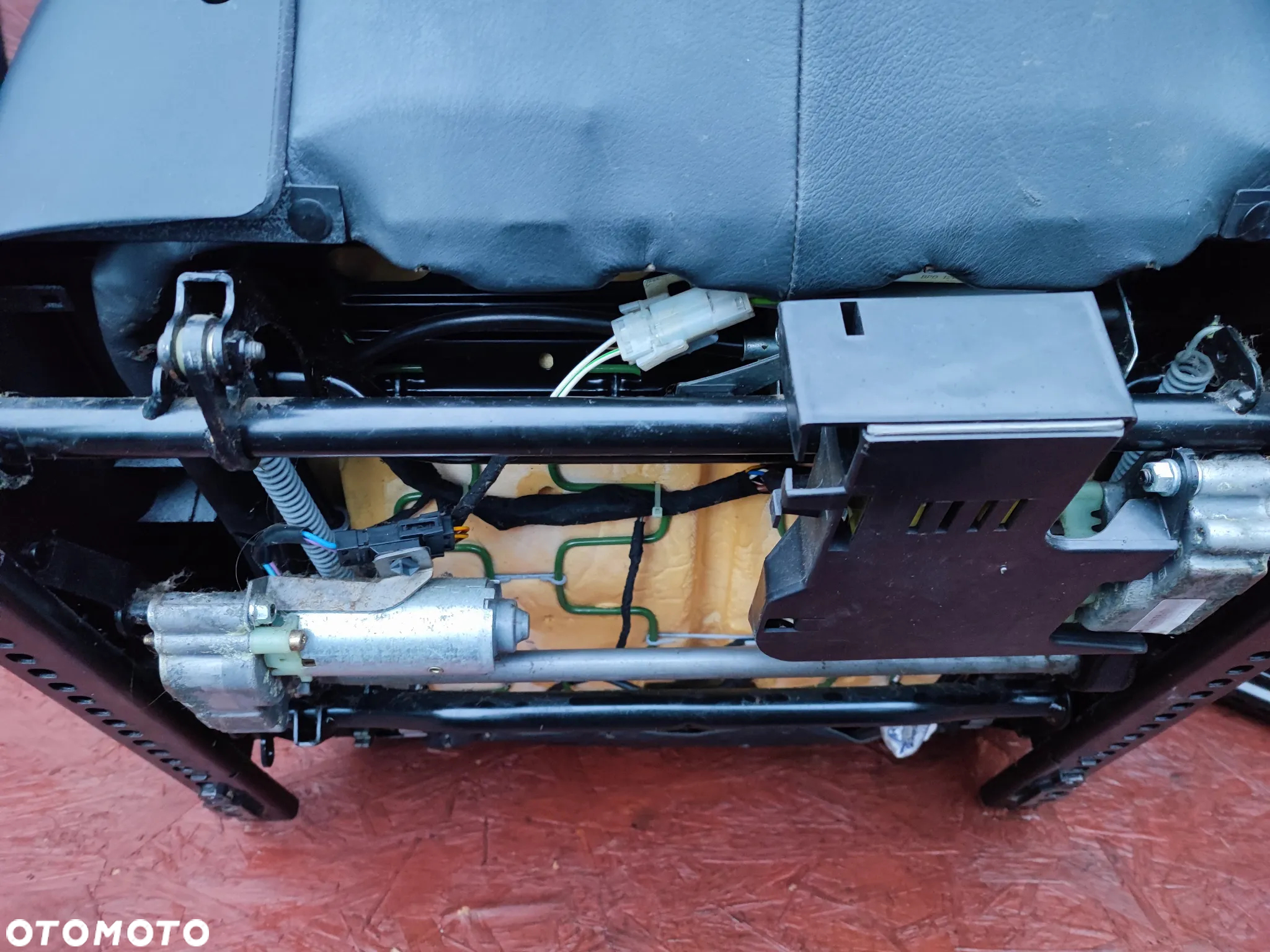 BMW E38 ORYGINALNE FOTELE KOMFORTY ELEKTRYCZNIE USTAWIANE EUROPA CZARNA SKÓRA W BDB STANIE LEWY / PRAWY PODGRZEWANE ELEKTRYCZNIE O NR. 9 069 619 OEM - 20