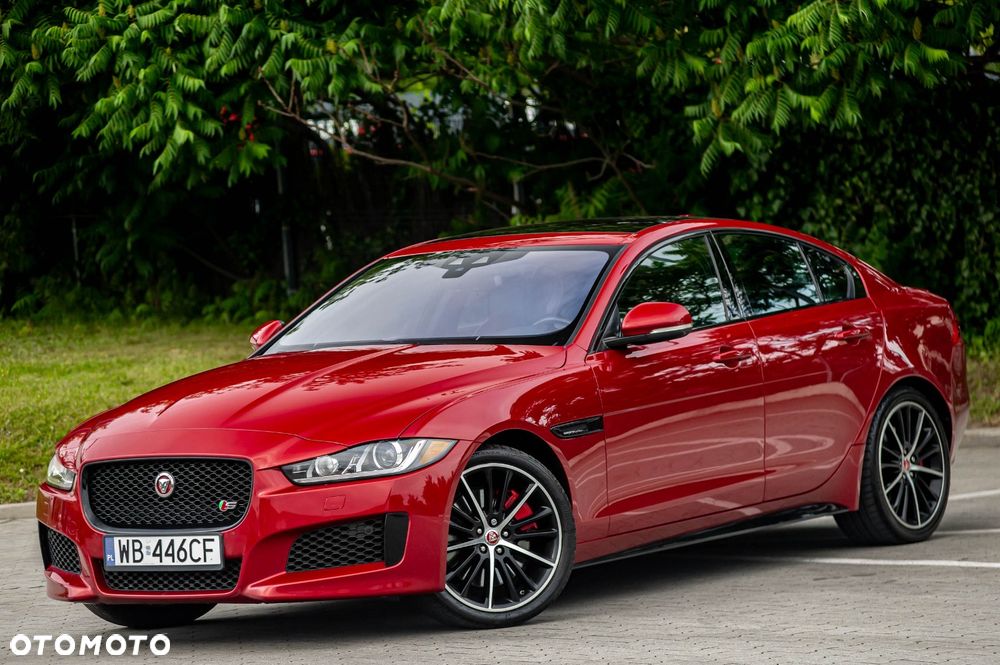 Jaguar XE - 3