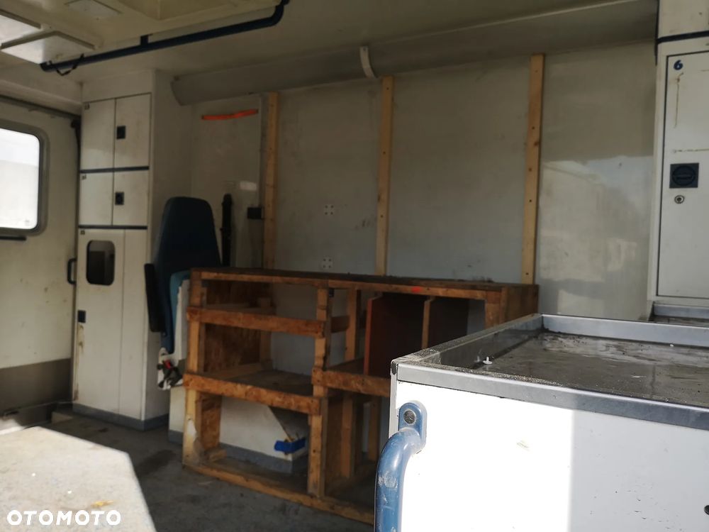 Zabudowa paka Kamper Sprinter W906 - 3