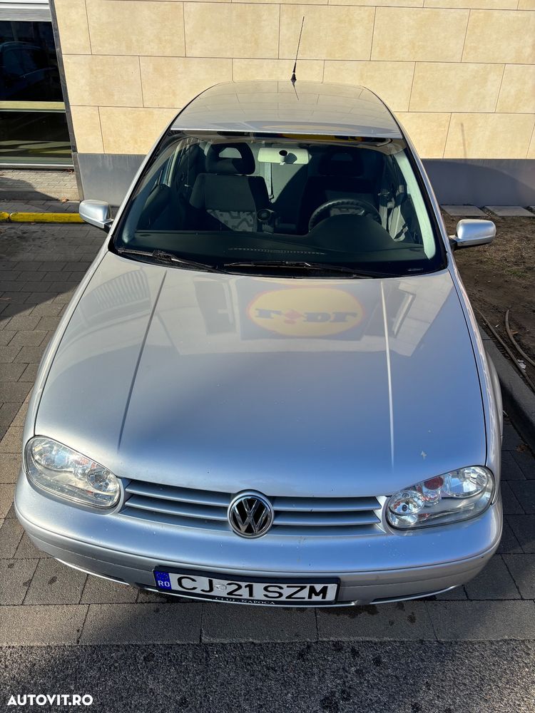 Volkswagen Golf - 4