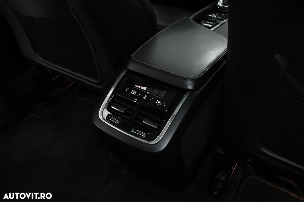 Volvo XC 90 D5 AWD Geartronic Inscription - 26