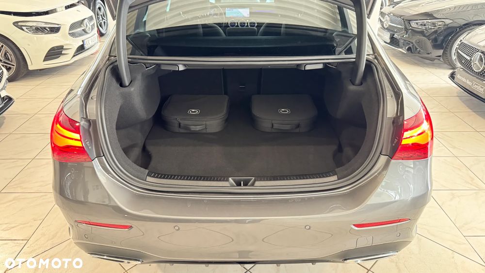Mercedes-Benz Klasa A 250 e PHEV AMG Line 8G-DCT - 32