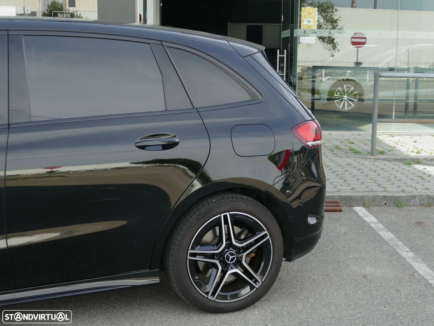 Mercedes-Benz B 250 e AMG Line - 13