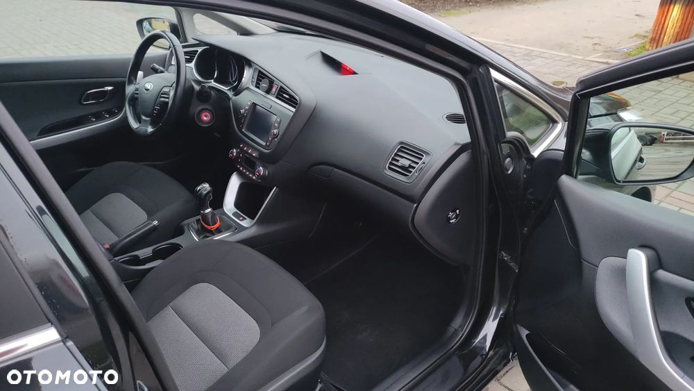 Kia Ceed 1.6 CRDi 136 ISG Vision - 10