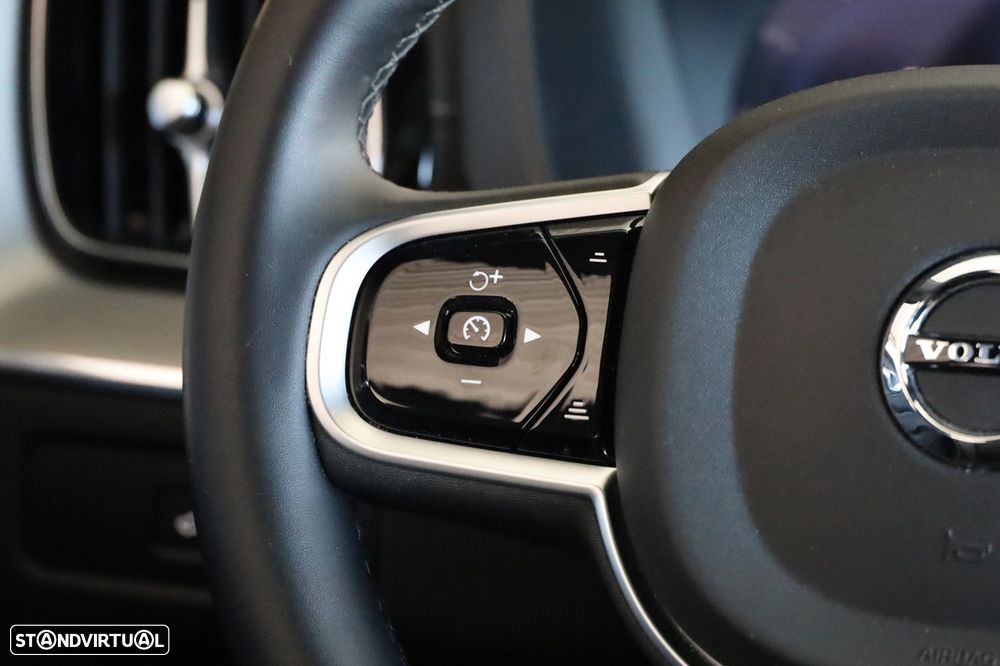 Volvo XC 60 2.0 T8 PHEV Ultra Dark AWD - 26