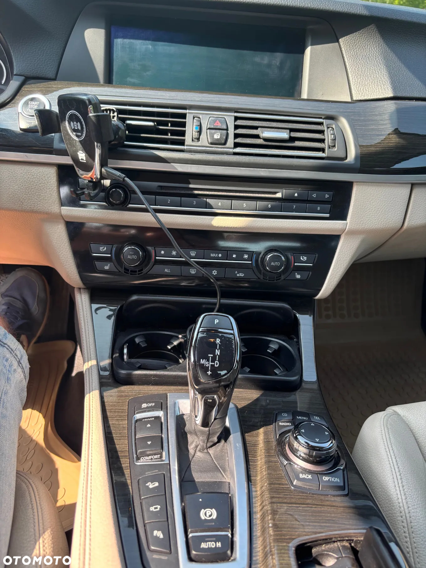 BMW Seria 5 528i xDrive - 12