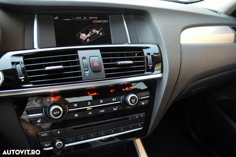 BMW X4 xDrive20i AT Advantage - 12