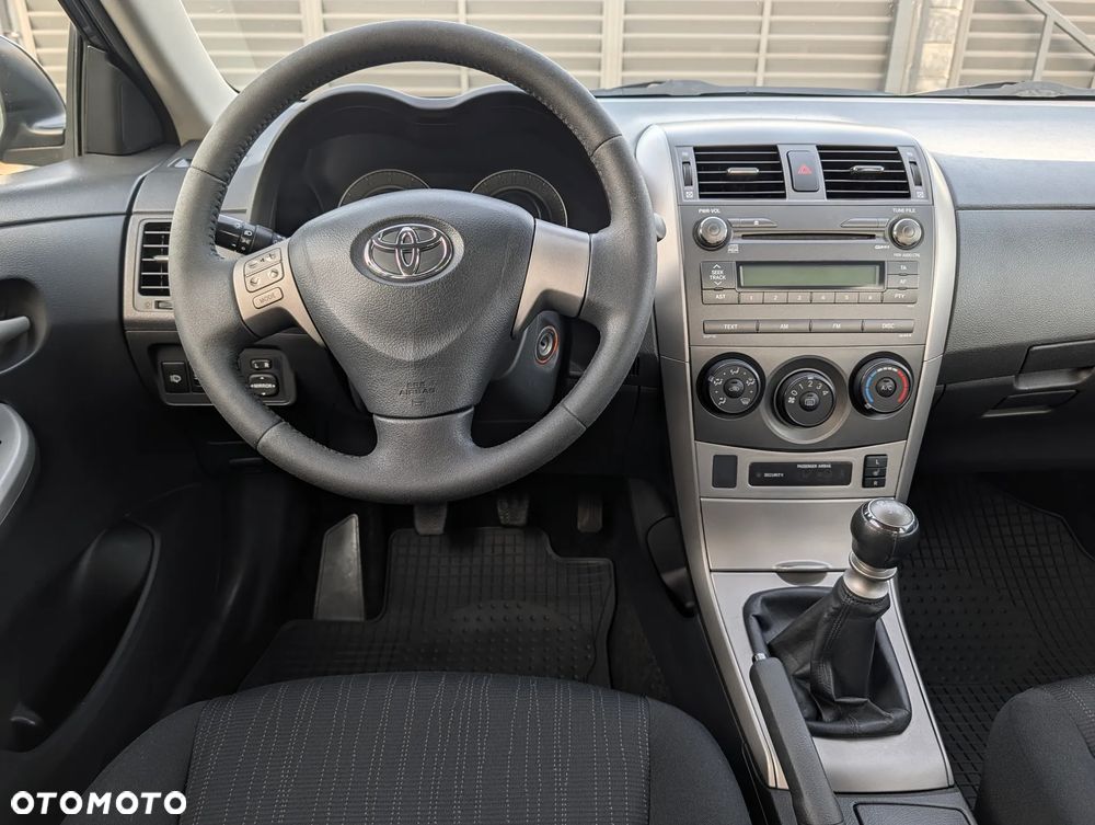 Toyota Corolla 1.6 Luna - 20