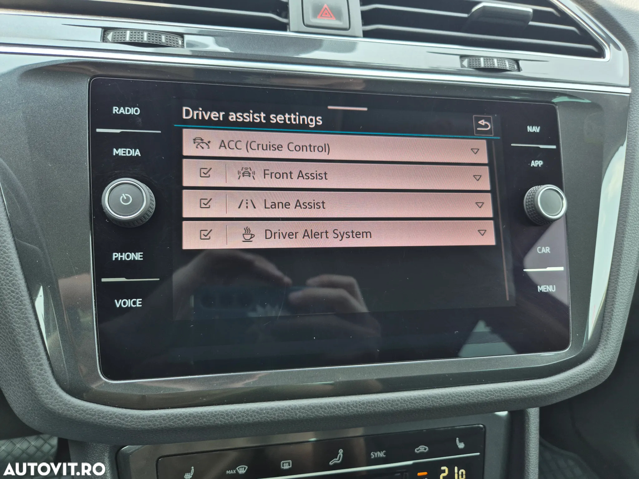 Volkswagen Tiguan - 22
