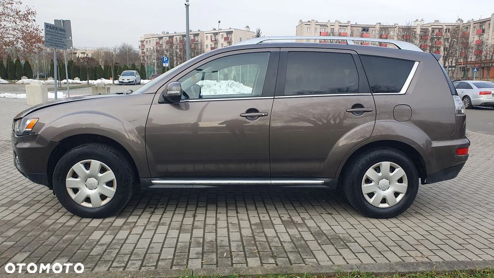 Mitsubishi Outlander - 15