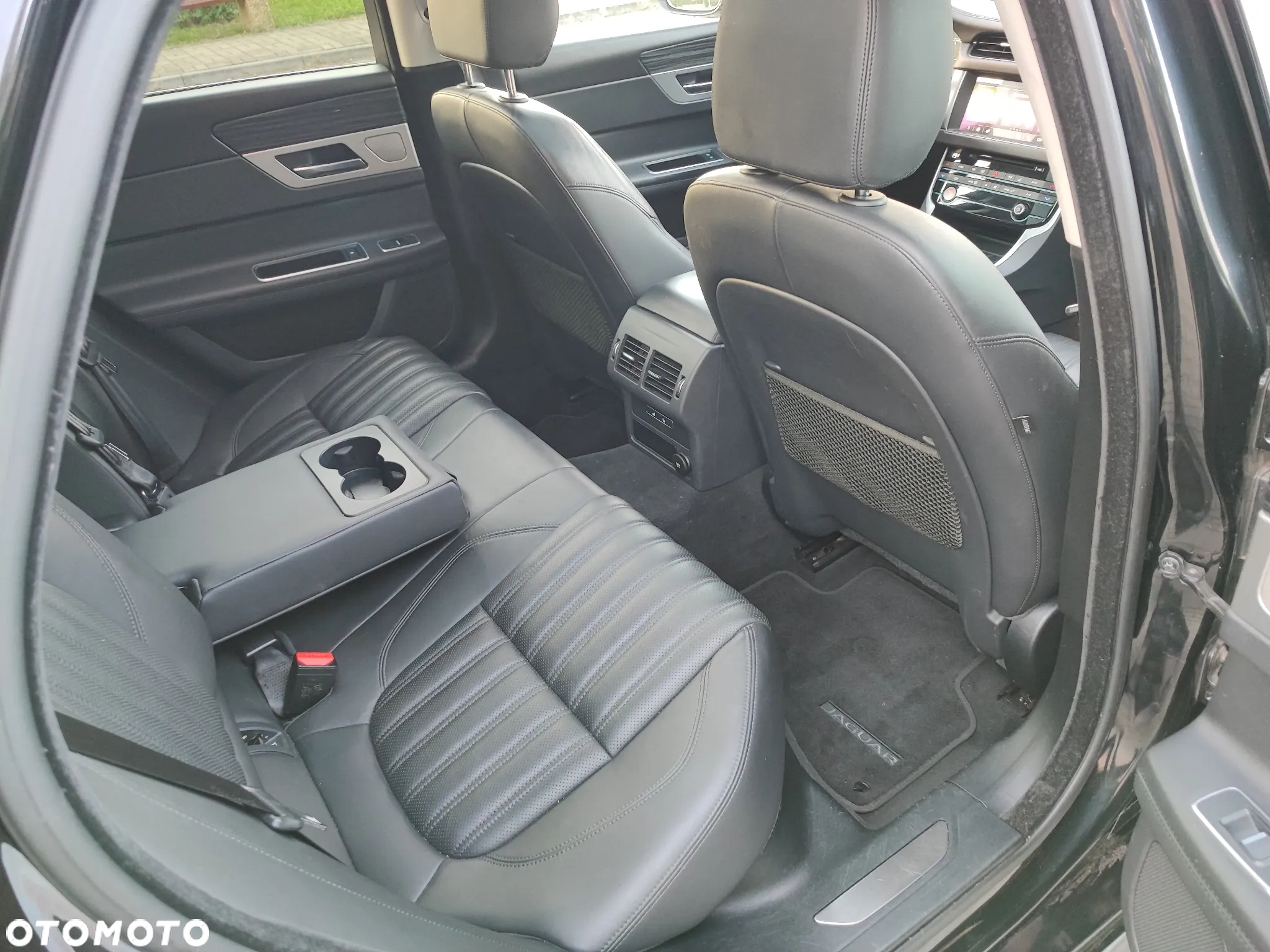 Jaguar XF 30d Sportbrake Portfolio - 20