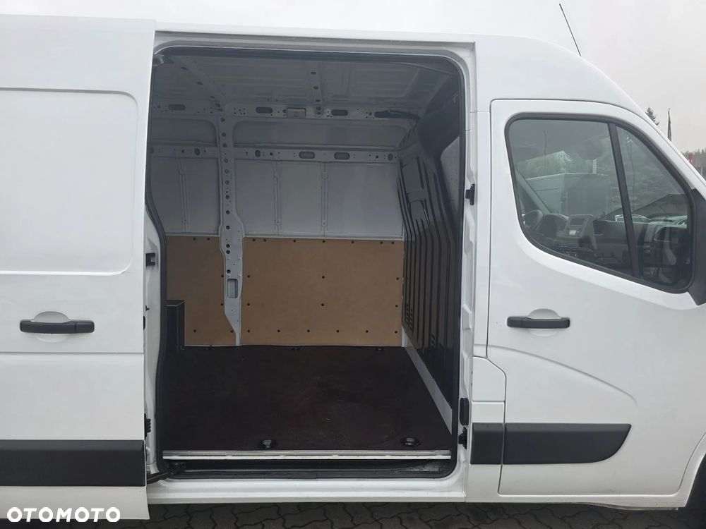 Renault Master L2H2 Silnik 2,3 - 12