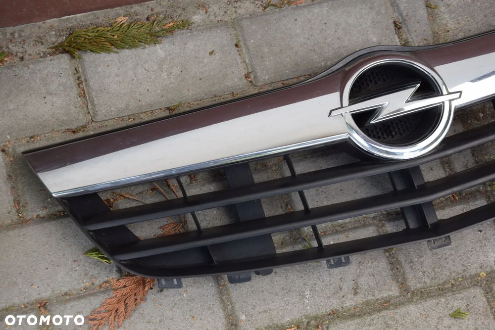 Opel Agila B II 08- Atrapa chłodnicy Grill oryginał OPEL EUROPA stan BDB - 3