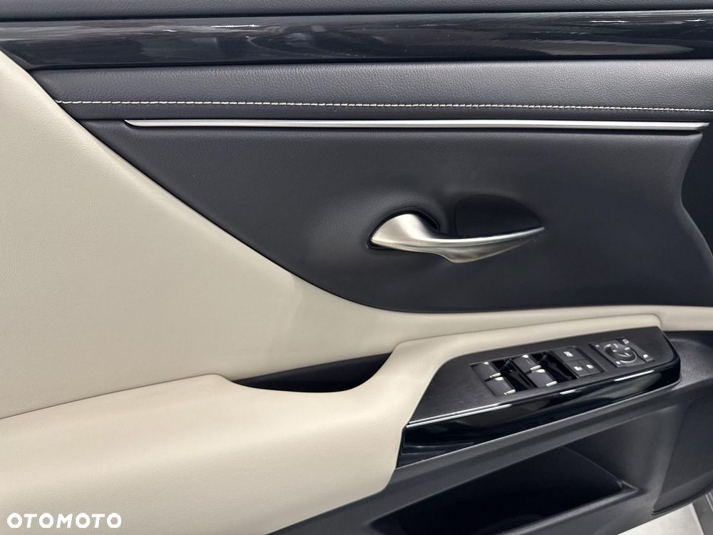 Lexus ES 300h Business Edition - 18